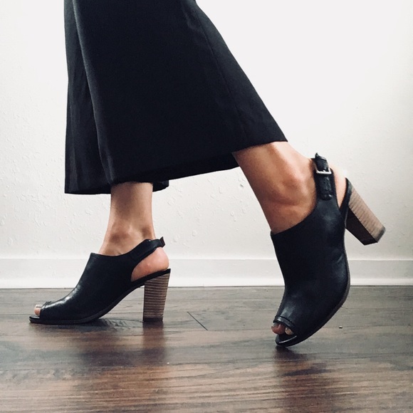 Clarks Shoes - Clarks Artisan stacked heel slingbacks